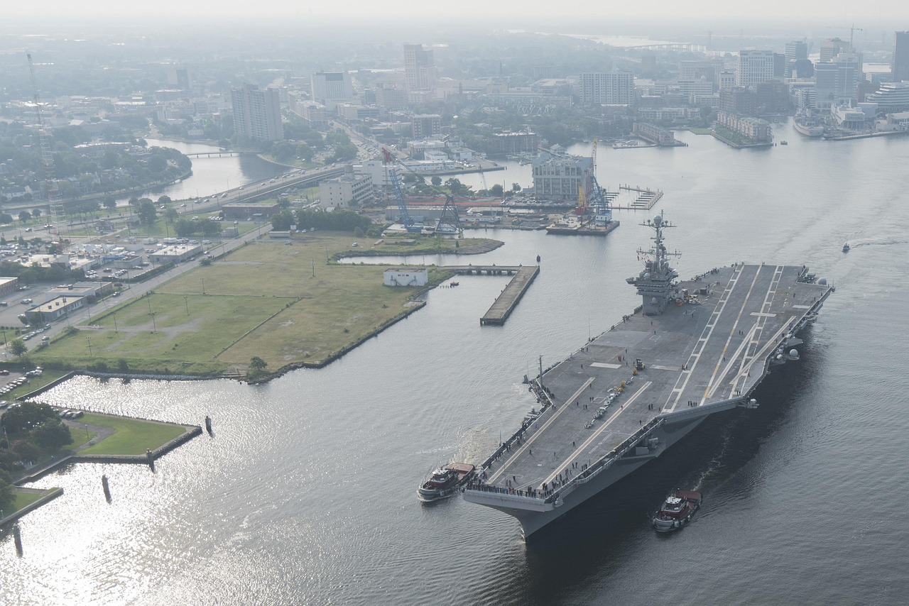 中國海軍第三艘航母福建艦最新進(jìn)展，艦島安裝工作順利進(jìn)行
